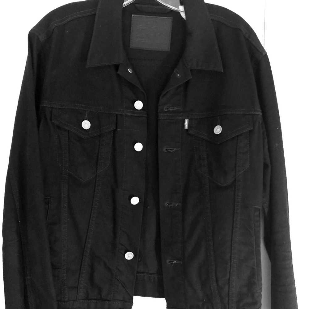 Levi’s black men’s denim jacket